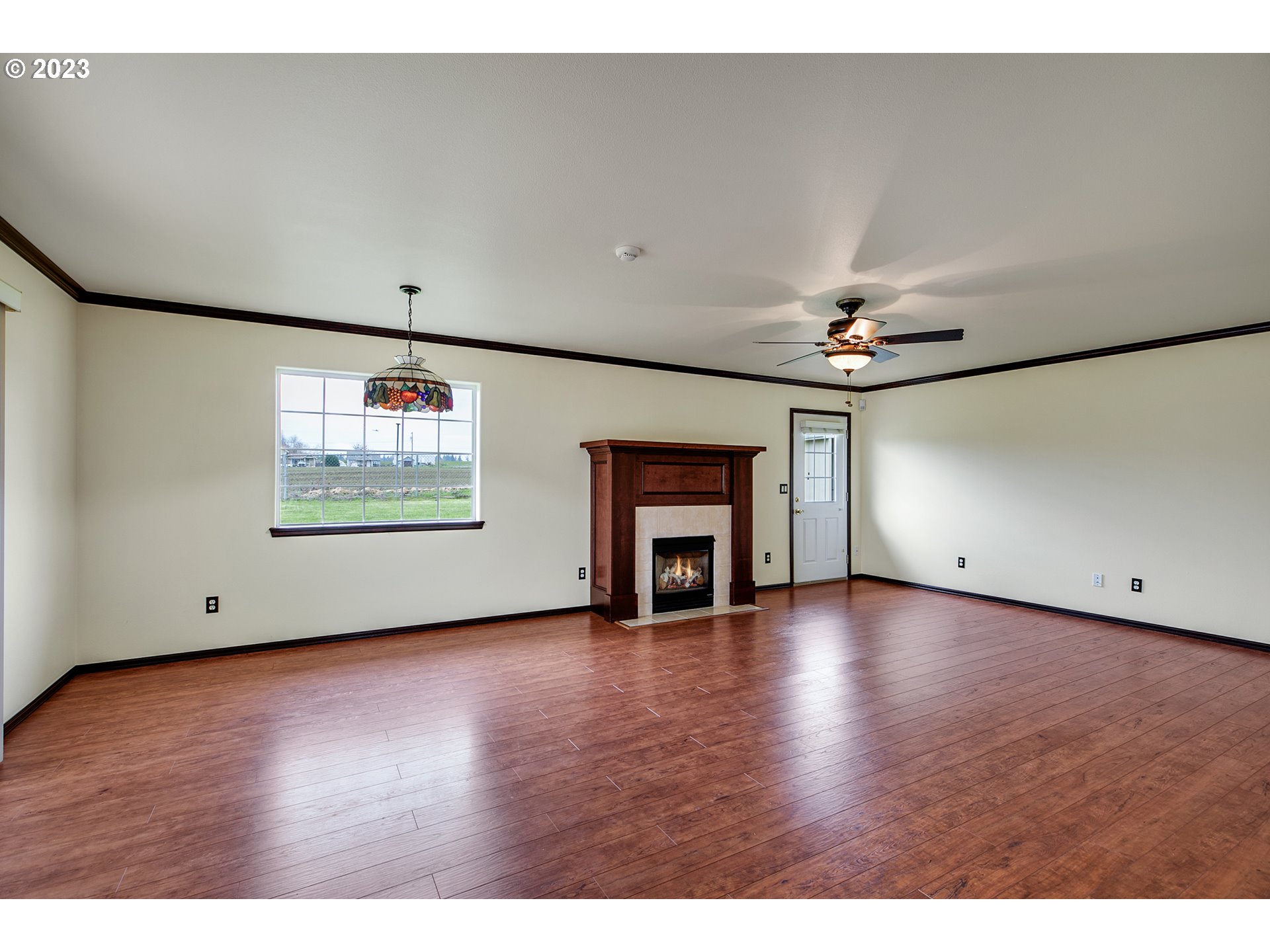 14625 Ehlen Road Northeast Aurora, OR 97002 - Photo 18 of 47 Family Room