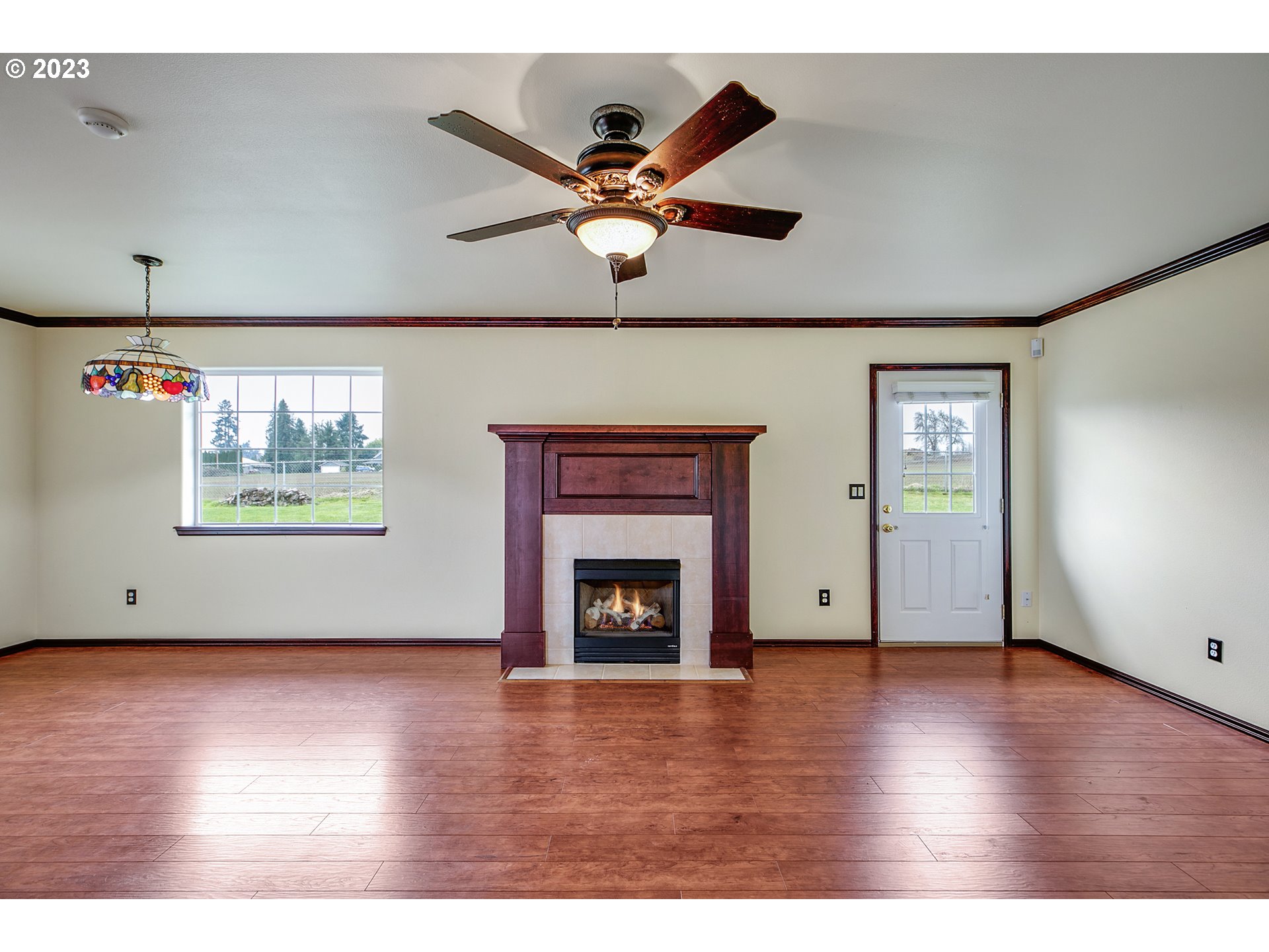 14625 Ehlen Road Northeast Aurora, OR 97002 - Photo 19 of 47 Family Room