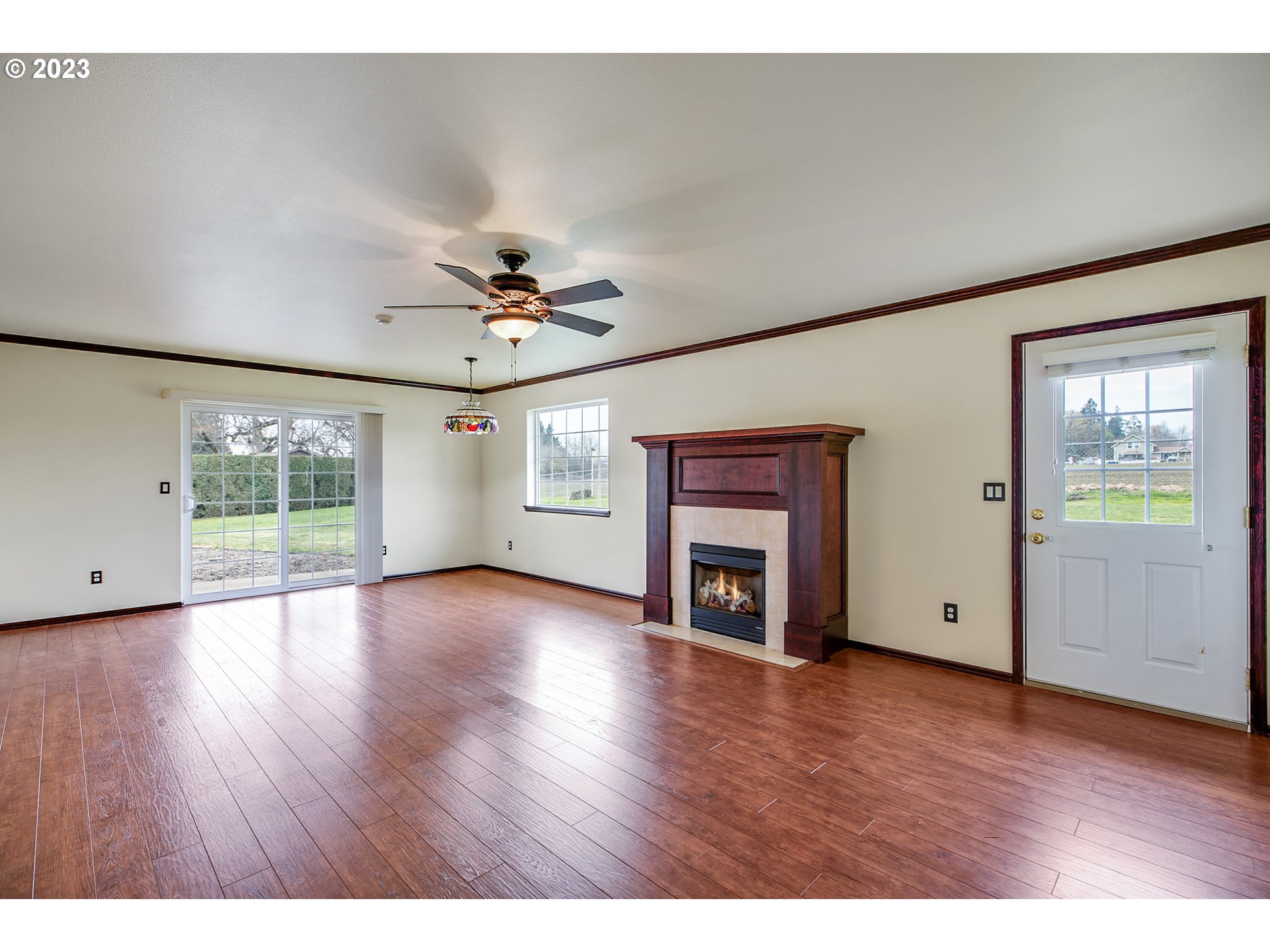 14625 Ehlen Road Northeast Aurora, OR 97002 - Photo 20 of 47 Family Room