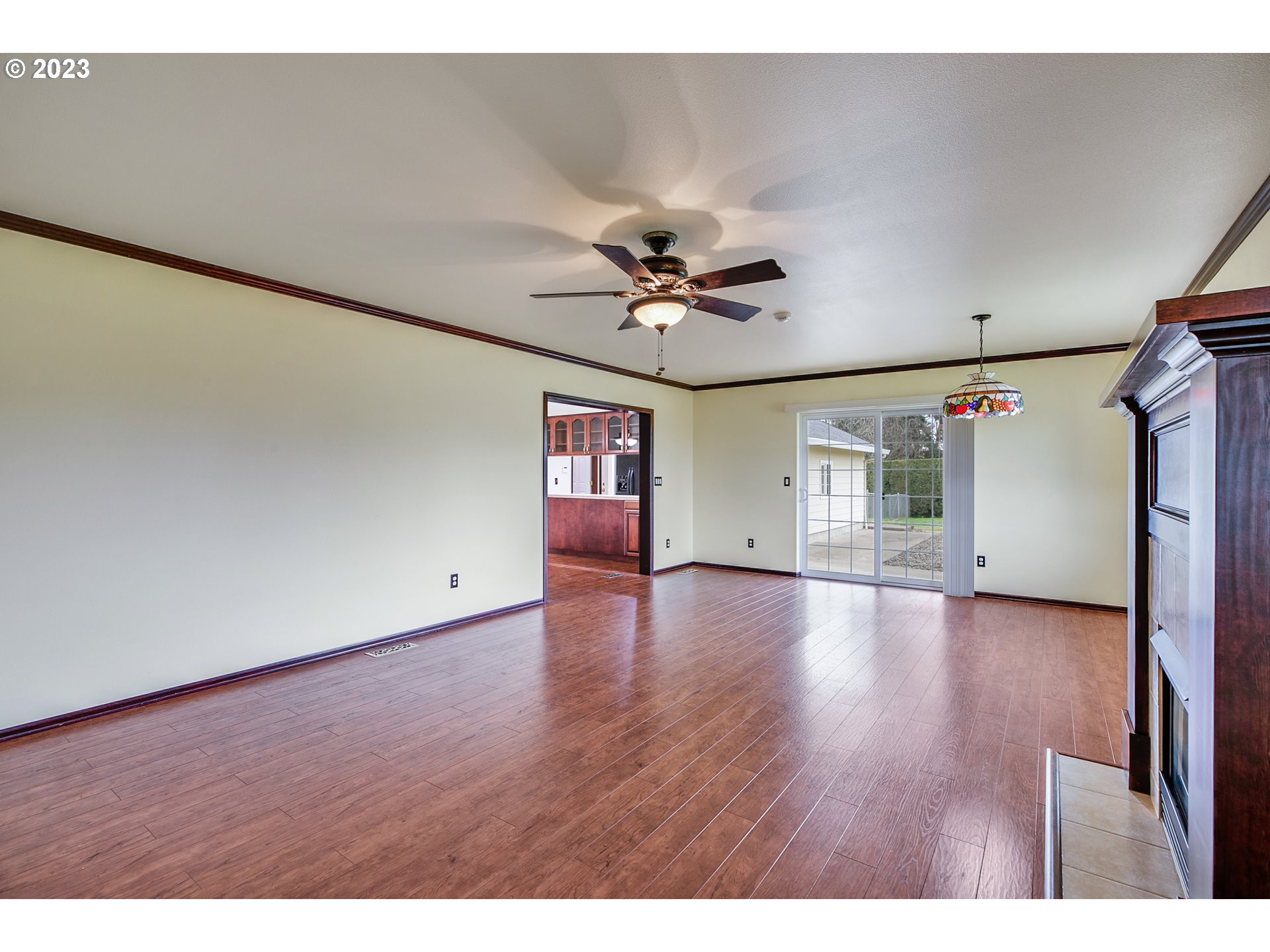 14625 Ehlen Road Northeast Aurora, OR 97002 - Photo 21 of 47 Family Room