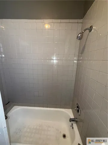 $2,500 | 185 Linden Avenue, Unit 1, Irvington, NJ 07111
