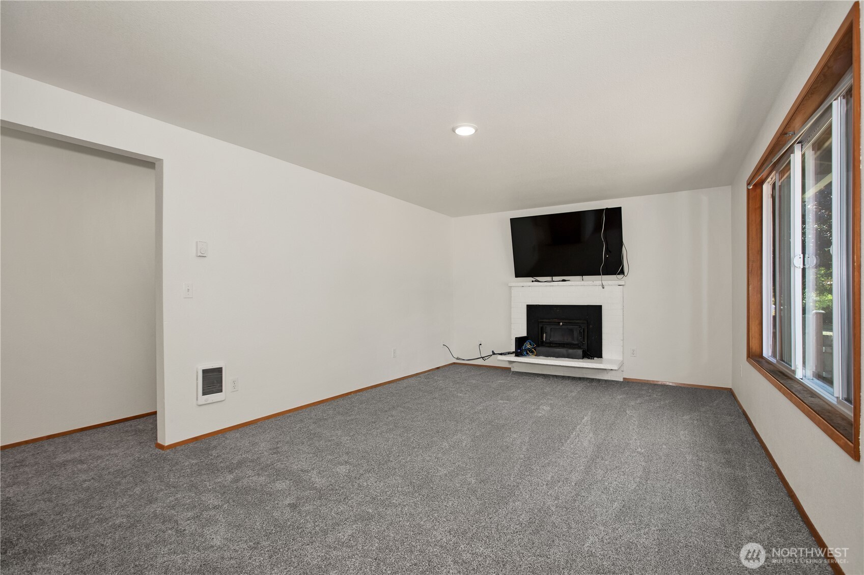 812 Dundee Road Northwest Olympia, WA 98502 - Photo 4 of 21 Gallery Image 4