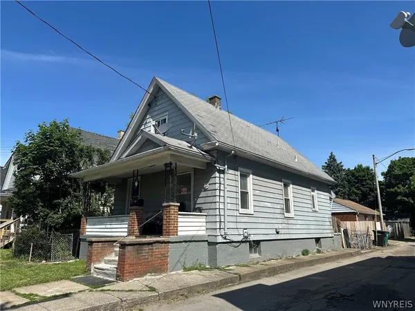 $69,000 | 1712 Niagara Street, Niagara Falls, NY 14303