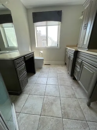 $3,800 | 69 Harbour Close, Unit 69, New Haven, CT 06519