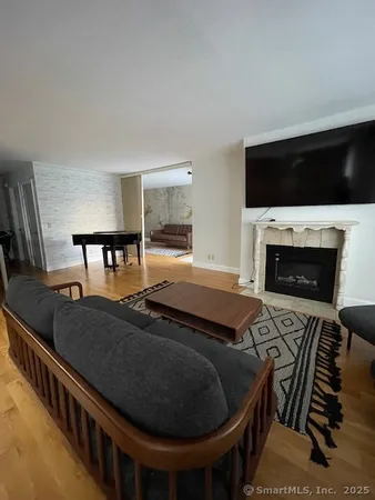 $3,800 | 69 Harbour Close, Unit 69, New Haven, CT 06519