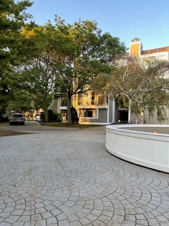 $3,800 | 69 Harbour Close, Unit 69, New Haven, CT 06519