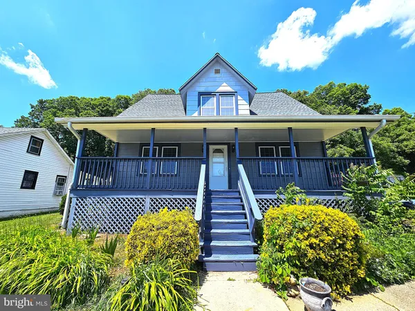 $2,700 | 18402 Corby Street, Triangle, VA 22172