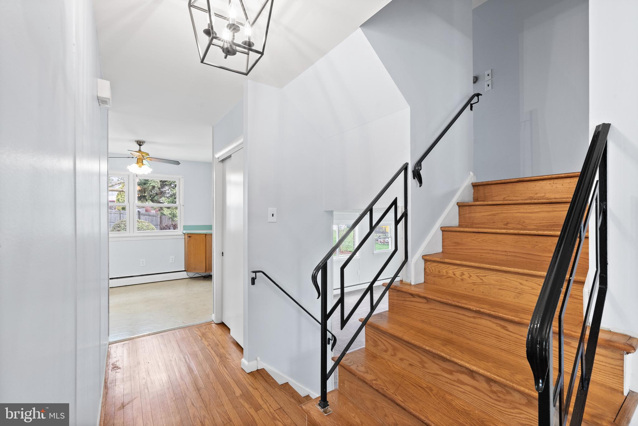 1040 Edwards Drive Springfield, PA 19064 - Photo 5 of 30 Steps to second level