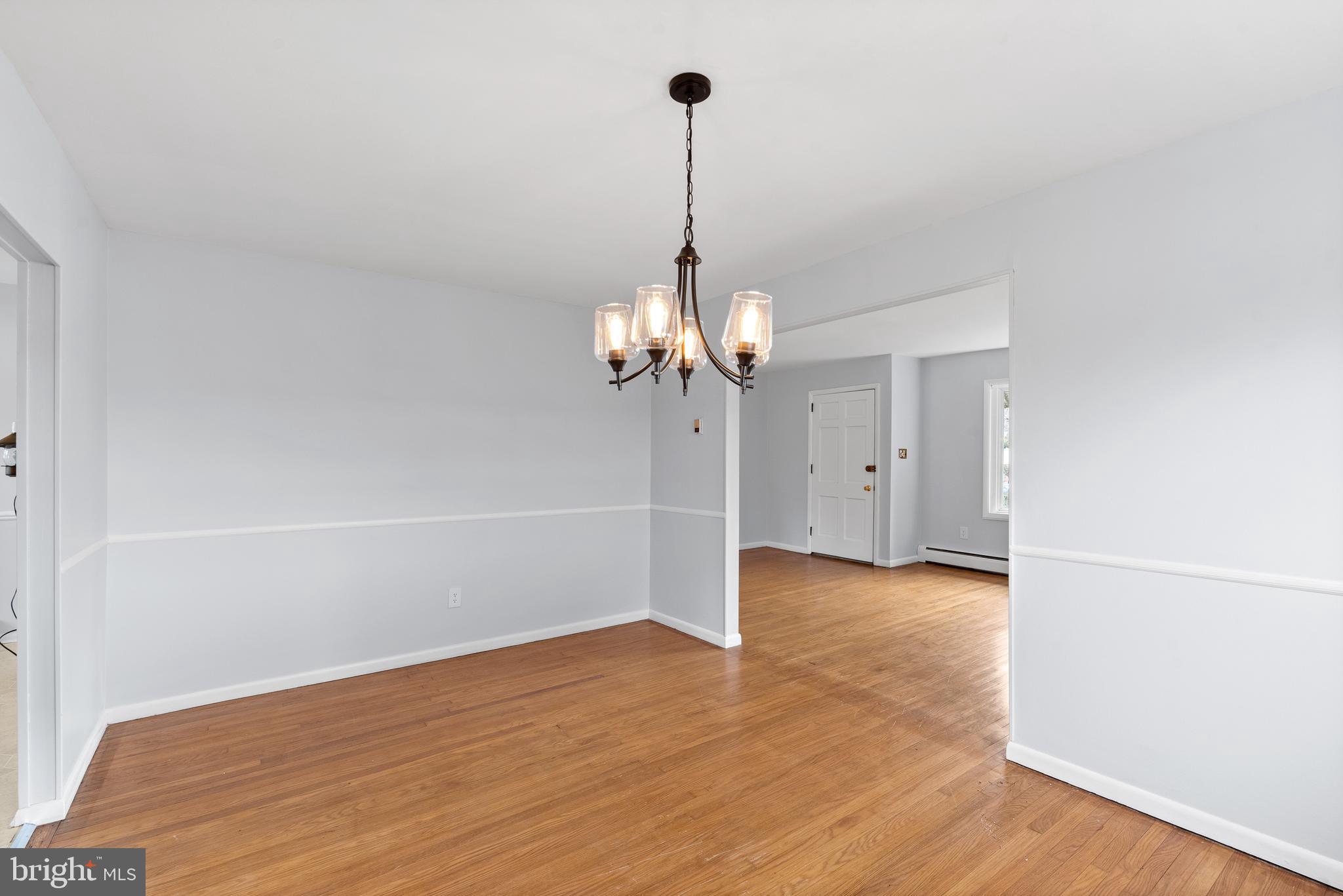 1040 Edwards Drive Springfield, PA 19064 - Photo 9 of 30 Dining room