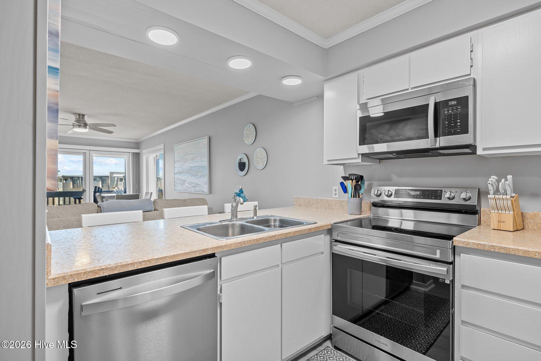 1904 East Fort Macon Road, Unit 386 Atlantic Beach, NC 28512 - Photo 10 of 27 24-web-or-mls-1S3A2097