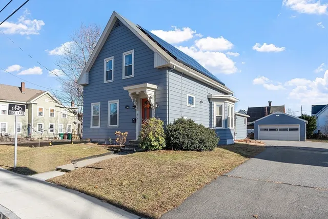 $529,900 | 459 High Street, Clinton, MA 01510