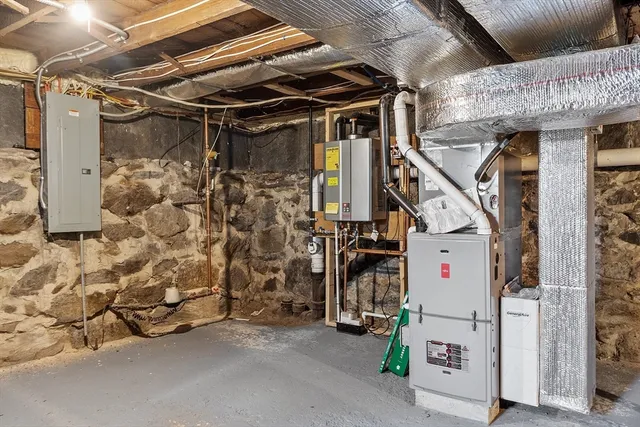 $529,900 | 459 High Street, Clinton, MA 01510