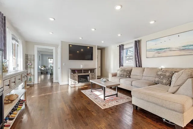 $529,900 | 459 High Street, Clinton, MA 01510