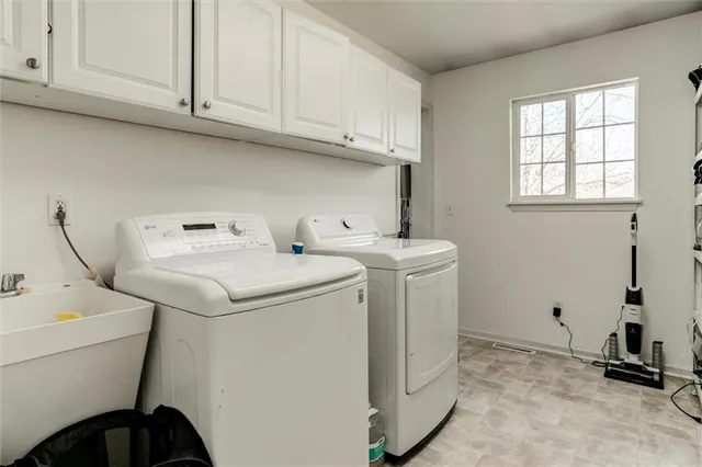 $475,000 | 703 Mulberry Street, Pleasant Hill, MO 64080