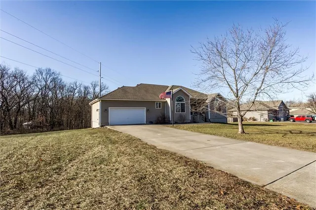 $475,000 | 703 Mulberry Street, Pleasant Hill, MO 64080