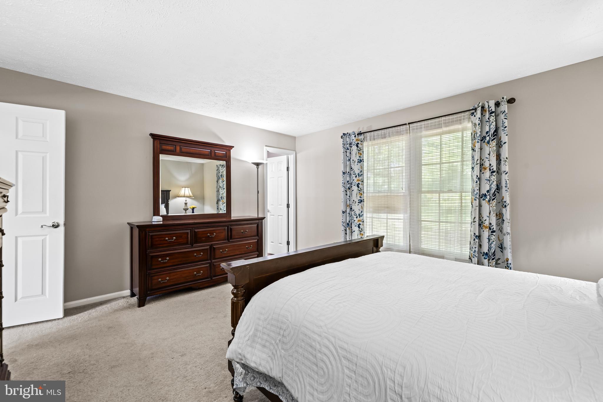 7040 Johnnycake Road Baltimore, MD 21228 - Photo 14 of 31