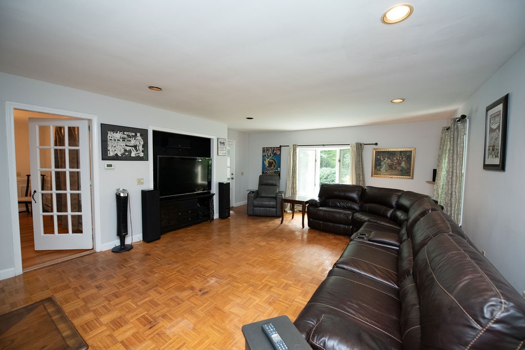 536 Middle Road East Greenwich, RI 02818 - Photo 16 of 49 Gallery Image 16