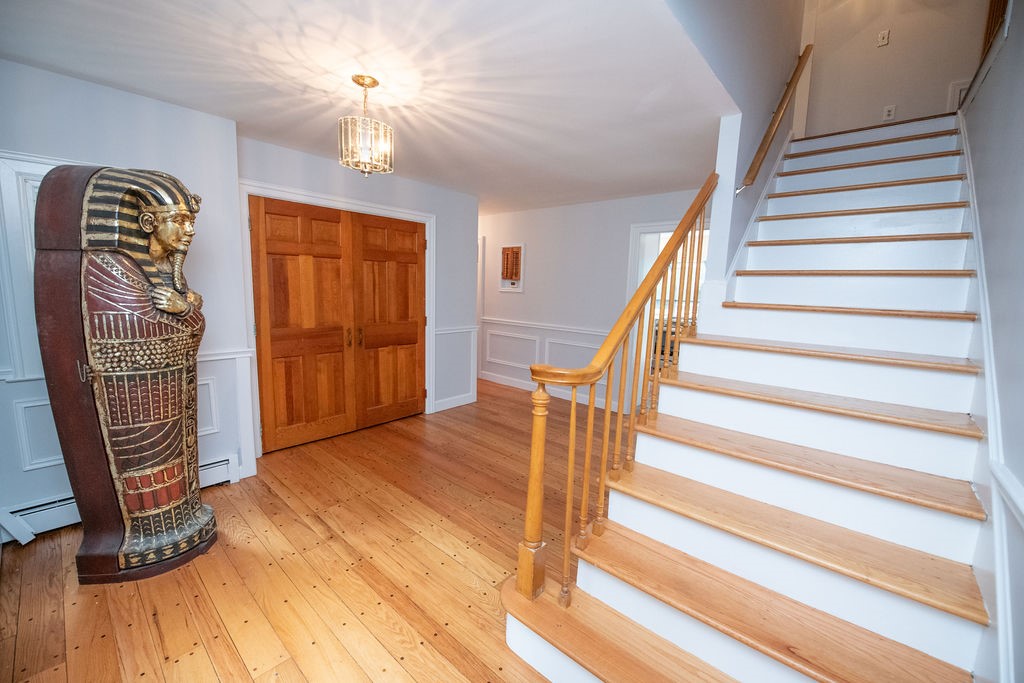 536 Middle Road East Greenwich, RI 02818 - Photo 4 of 49 Gallery Image 4