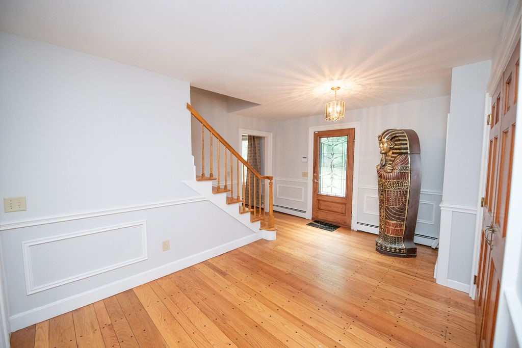 536 Middle Road East Greenwich, RI 02818 - Photo 6 of 49 Gallery Image 6