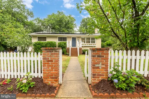 $765,000 | 4147 Taney Avenue, Alexandria, VA 22304
