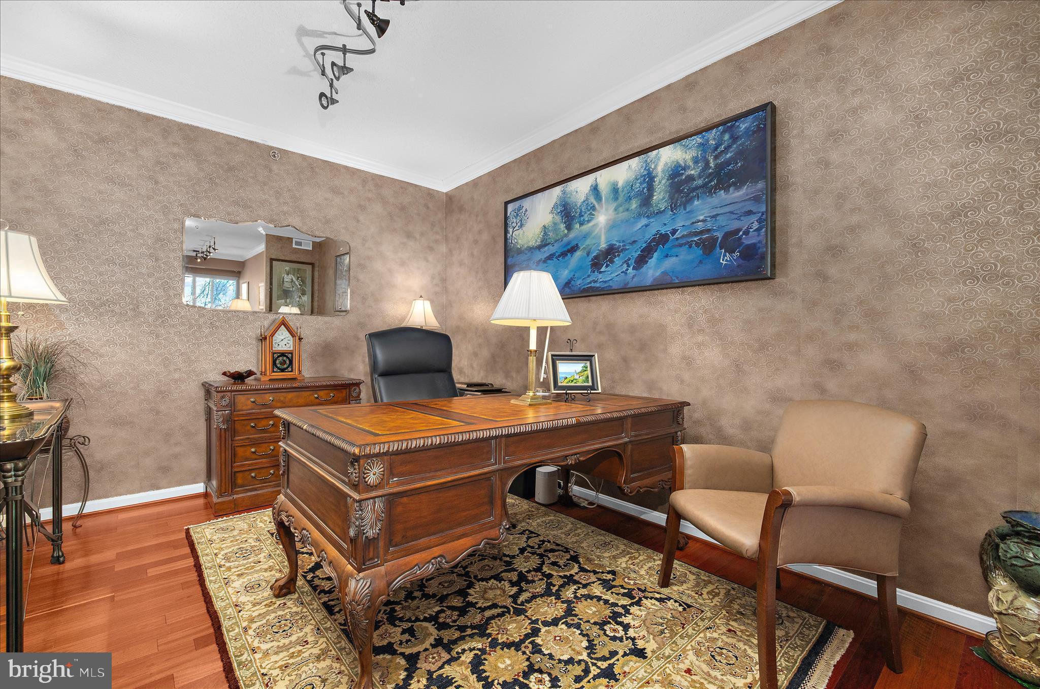 940 Astern Way, Unit 607 Annapolis, MD 21401 - Photo 14 of 45 a living room with furniture and a table