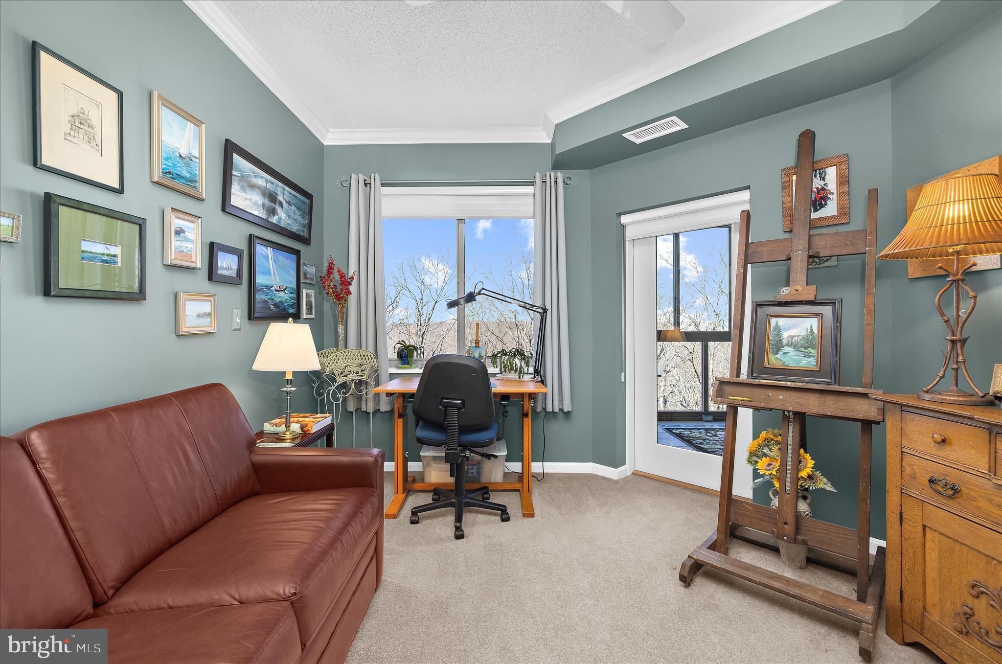 940 Astern Way, Unit 607 Annapolis, MD 21401 - Photo 22 of 45 a living room with furniture