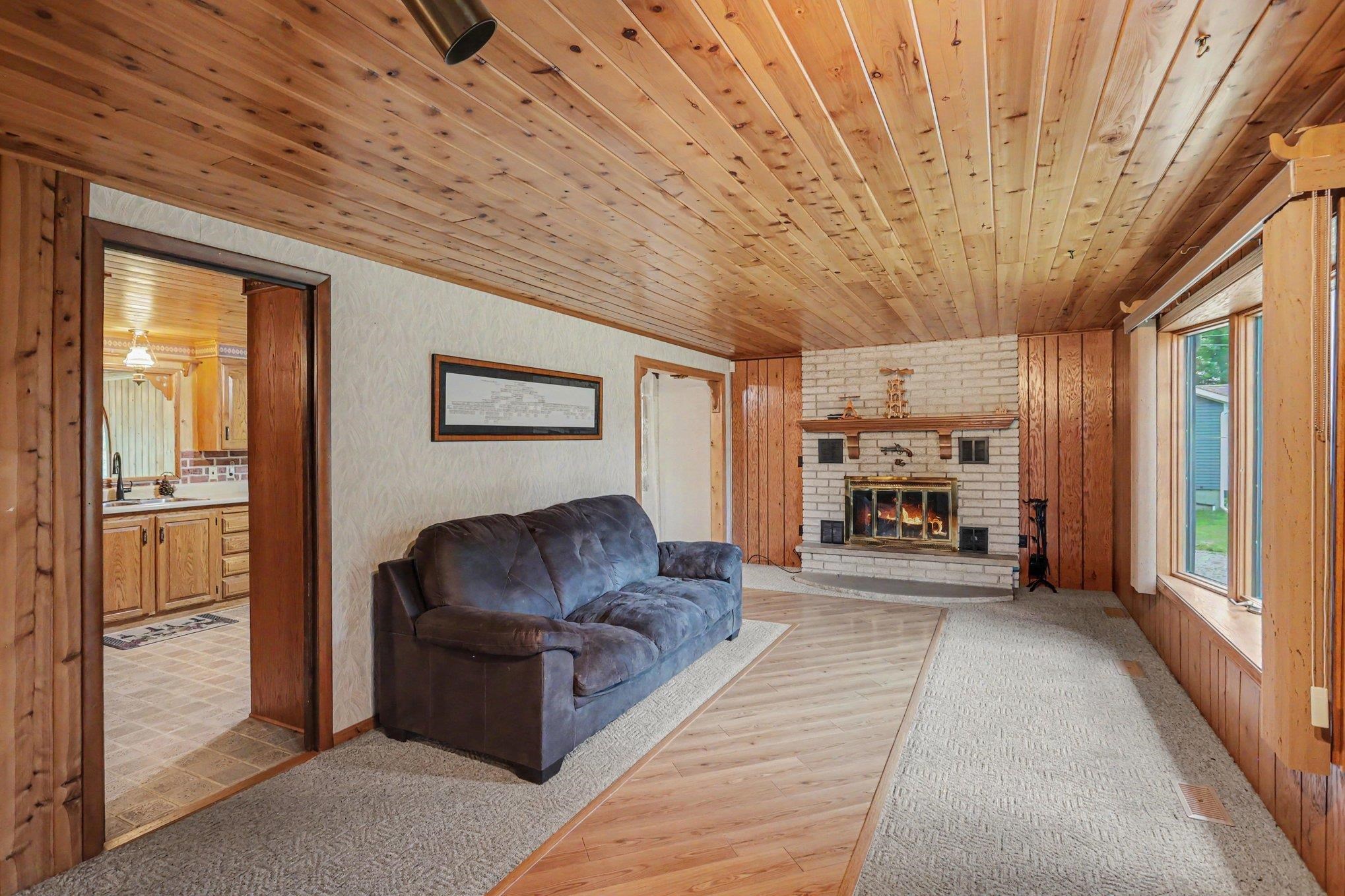 2437 Amelith Road Bay City, MI 48706 - Photo 6 of 36