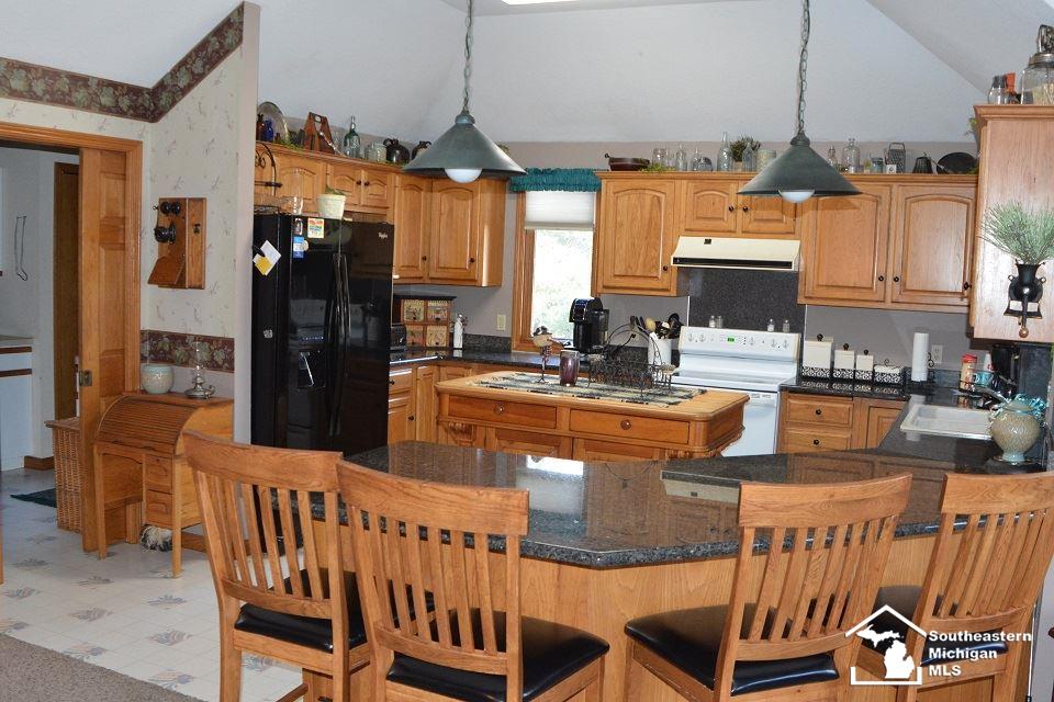 2806 Consear Road Lambertville, MI 48144 - Photo 6 of 36 31373329-5.JPG