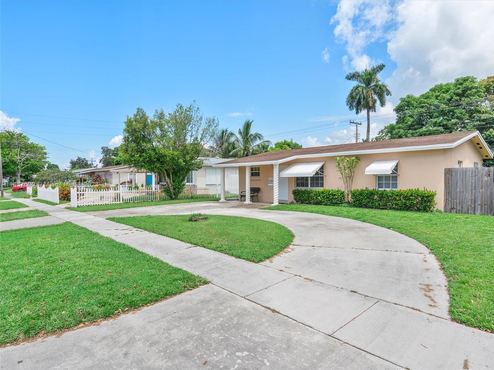 6721 Raleigh Street Hollywood, FL 33024 - Photo 3 of 28 Gallery Image 3