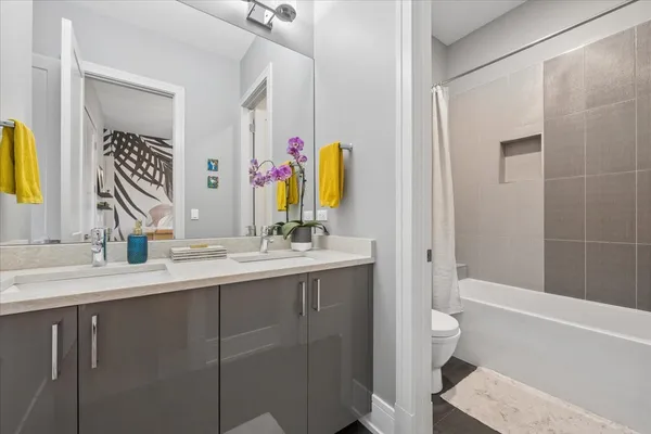 $824,900 | 3518 West Wolfram Street, Unit 2, Chicago, IL 60618