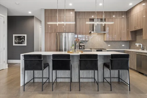 $824,900 | 3518 West Wolfram Street, Unit 2, Chicago, IL 60618