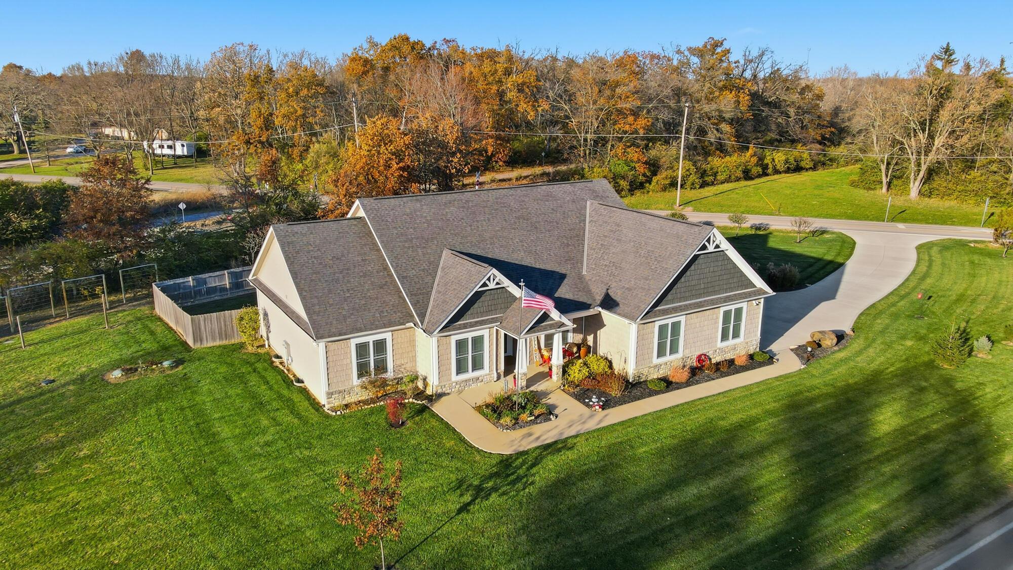 6834 Alkire Road Galloway, OH 43119 - Photo 2 of 93 009