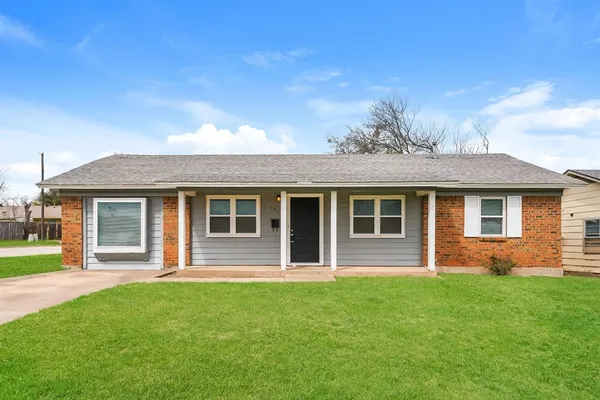 $1,580 | 701 East Mission Street, Crowley, TX 76036