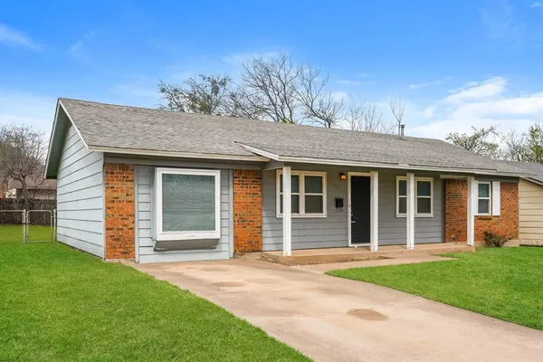 $1,580 | 701 East Mission Street, Crowley, TX 76036