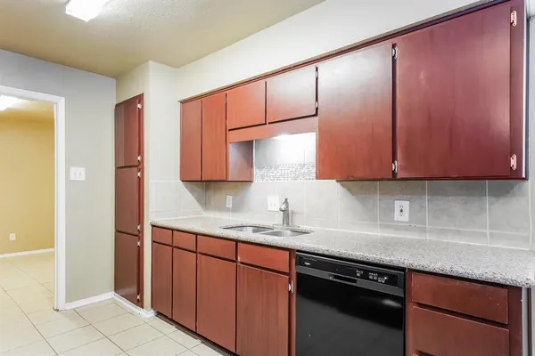 $1,580 | 701 East Mission Street, Crowley, TX 76036