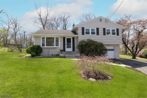 $550,000 | 35 Sanford Drive, Randolph, NJ 07869