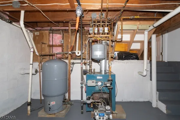 $550,000 | 35 Sanford Drive, Randolph, NJ 07869