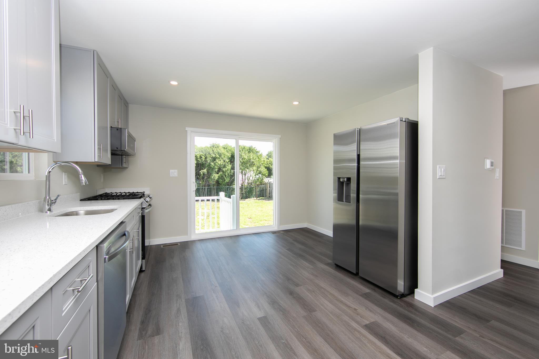 63 Unwin Drive Hamilton, NJ 08610 - Photo 10 of 36 Eat-in Nook in the kitchen