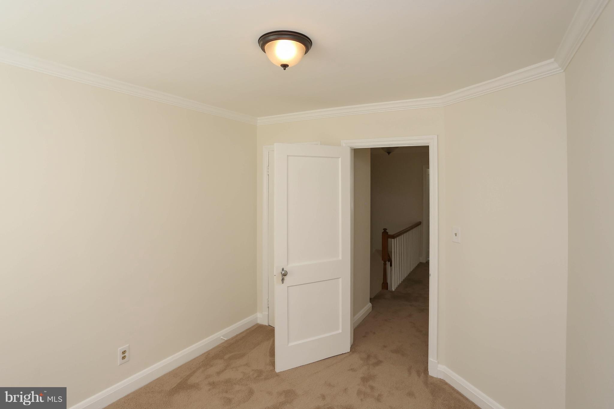 6139 Regent Park Road Baltimore, MD 21228 - Photo 15 of 27 Bedroom