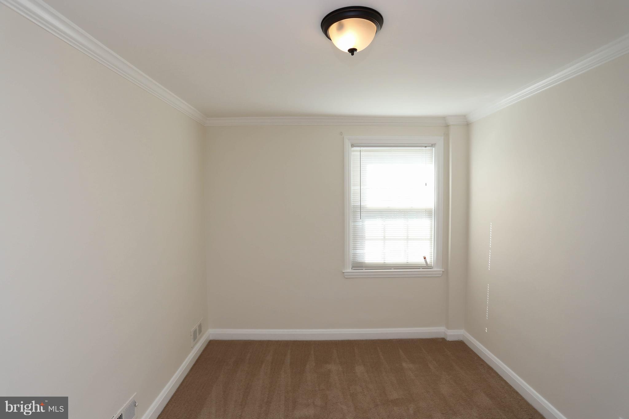 6139 Regent Park Road Baltimore, MD 21228 - Photo 16 of 27 Bedroom