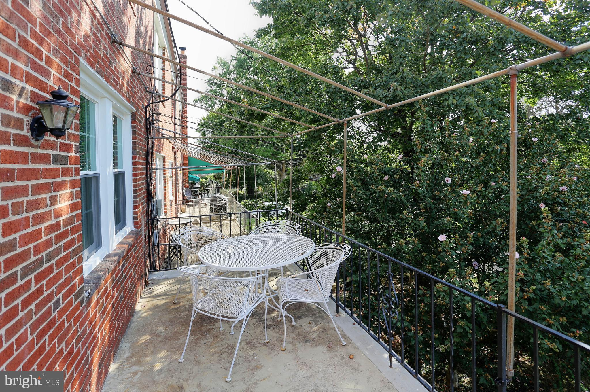 6139 Regent Park Road Baltimore, MD 21228 - Photo 20 of 27 Exterior (Rear) balcony