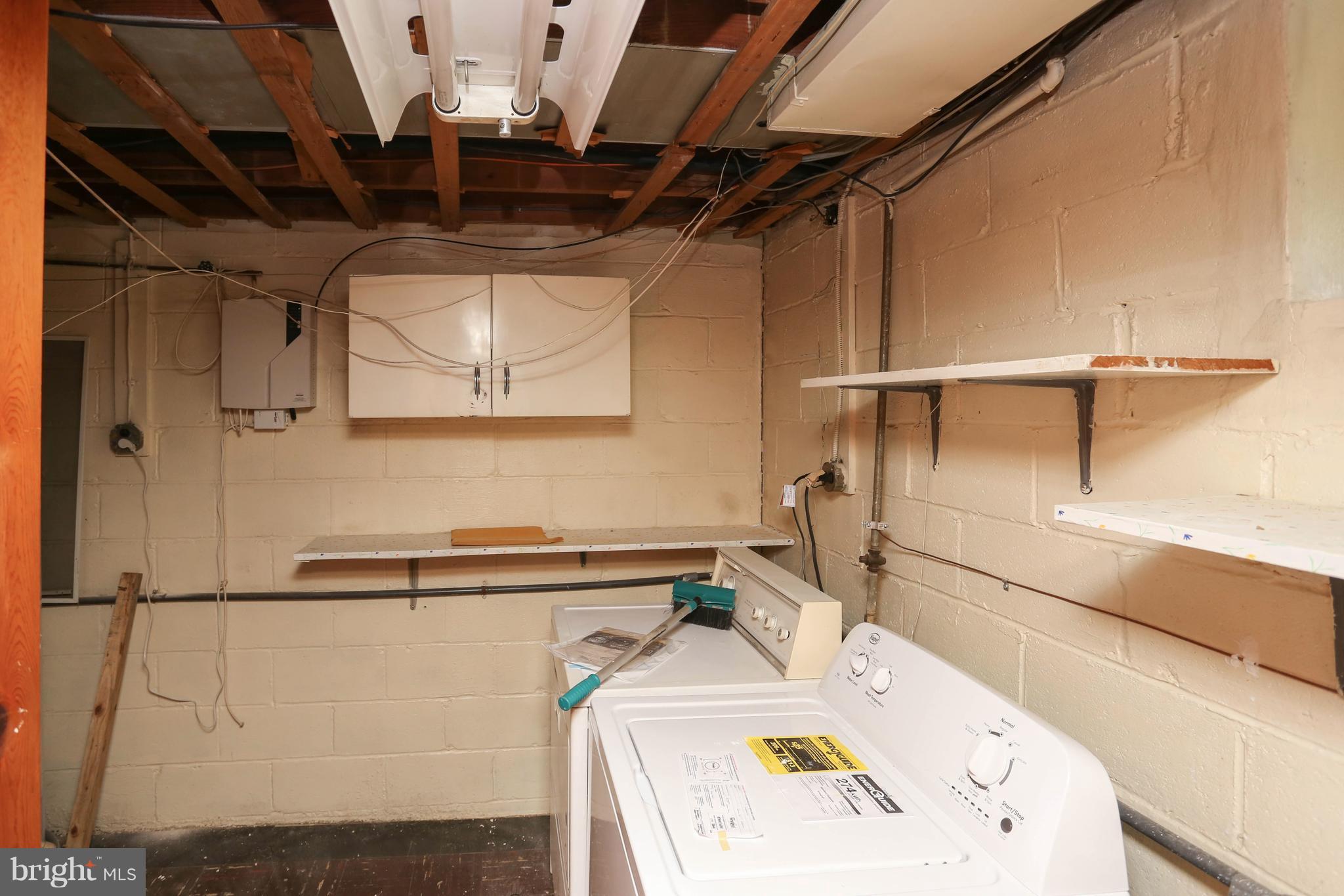 6139 Regent Park Road Baltimore, MD 21228 - Photo 22 of 27 Basement Laundry room