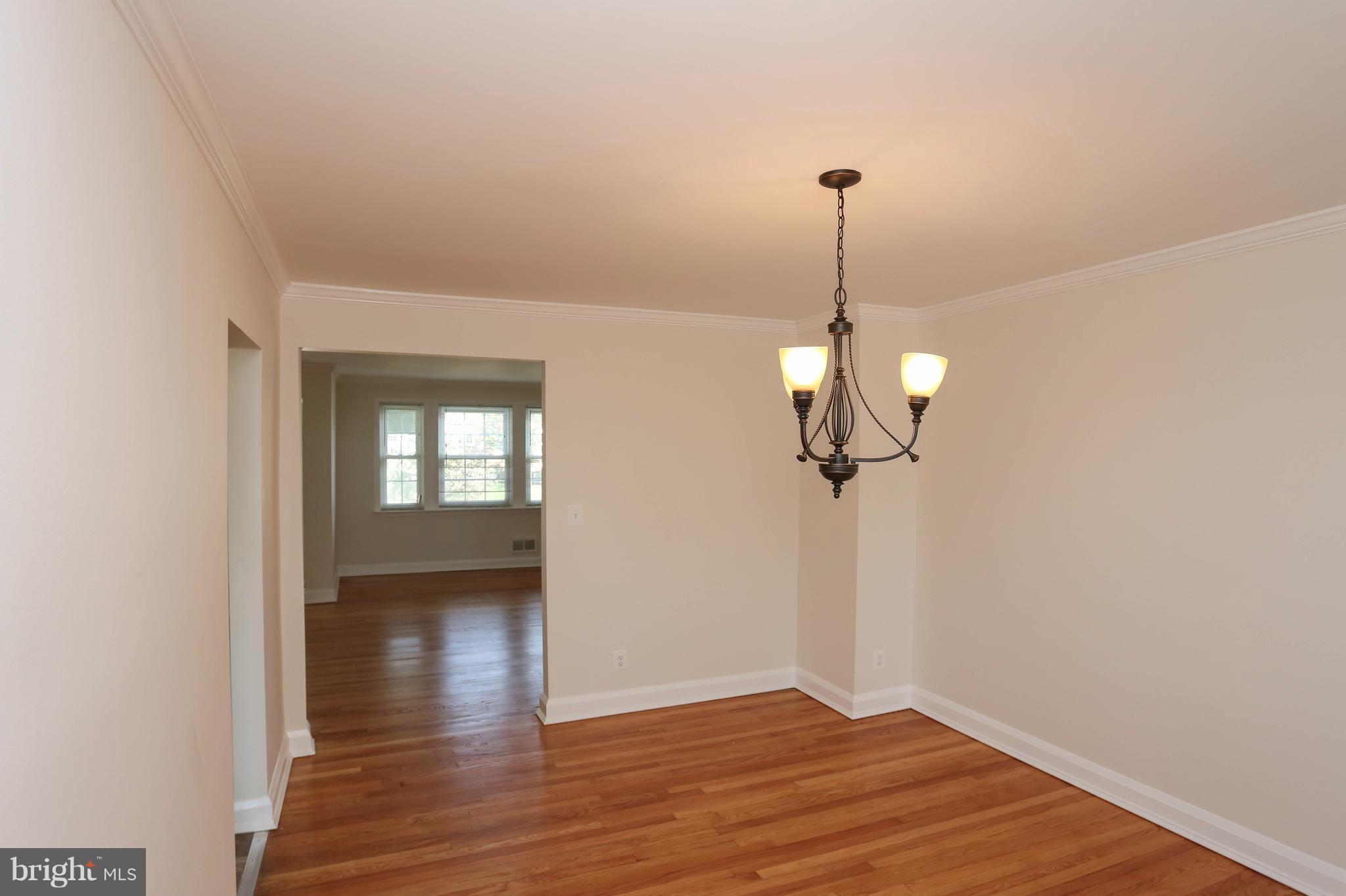 6139 Regent Park Road Baltimore, MD 21228 - Photo 26 of 27 Dining Room