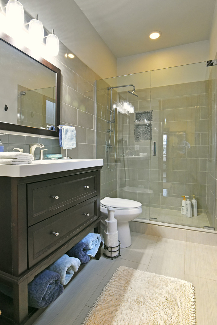 Undisclosed Address Chicago, IL 60625 - Photo 17 of 33