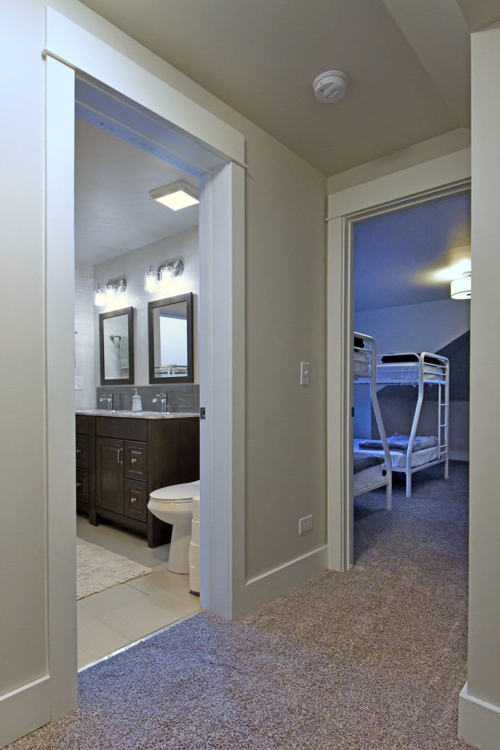 Undisclosed Address Chicago, IL 60625 - Photo 19 of 33