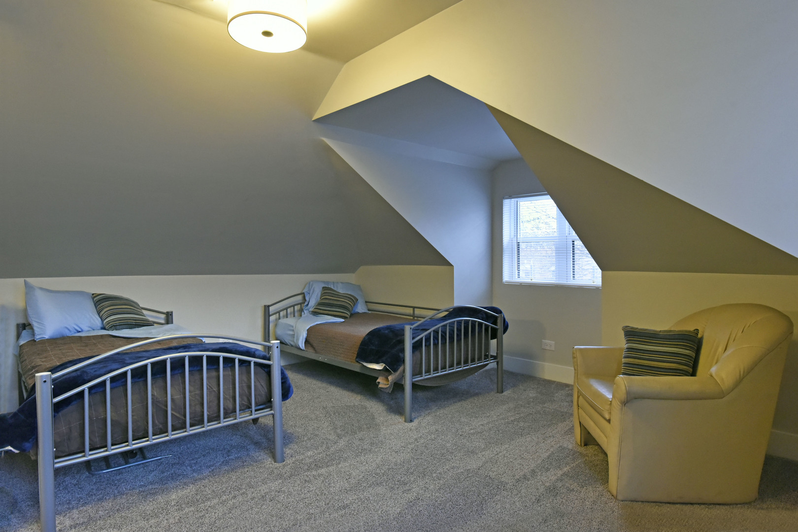 Undisclosed Address Chicago, IL 60625 - Photo 24 of 33