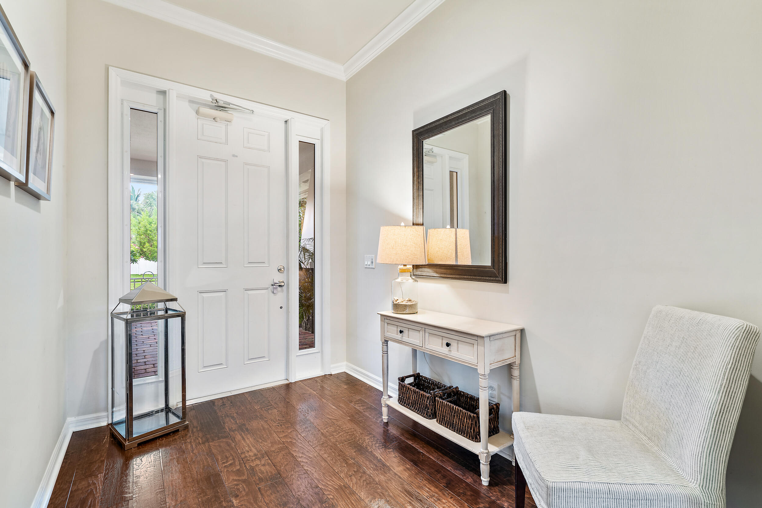 2704 Sunbury Drive Jupiter, FL 33458 - Photo 14 of 50 a room with furniture and a potted plant