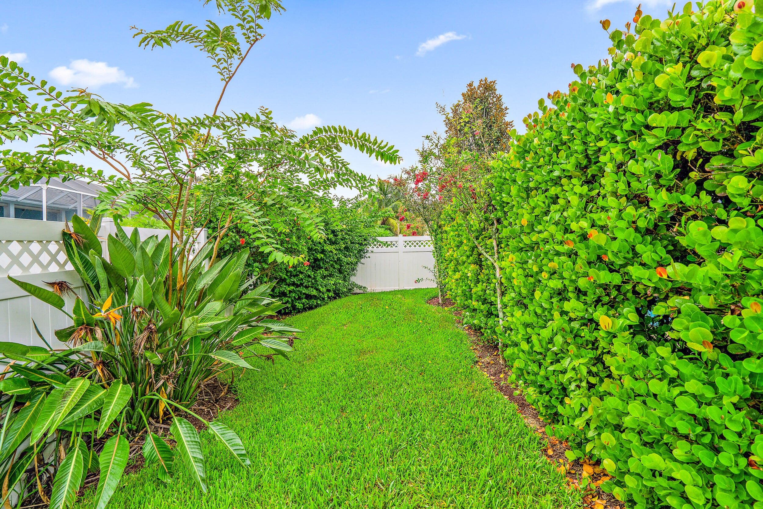 2704 Sunbury Drive Jupiter, FL 33458 - Photo 34 of 50 a view of a garden