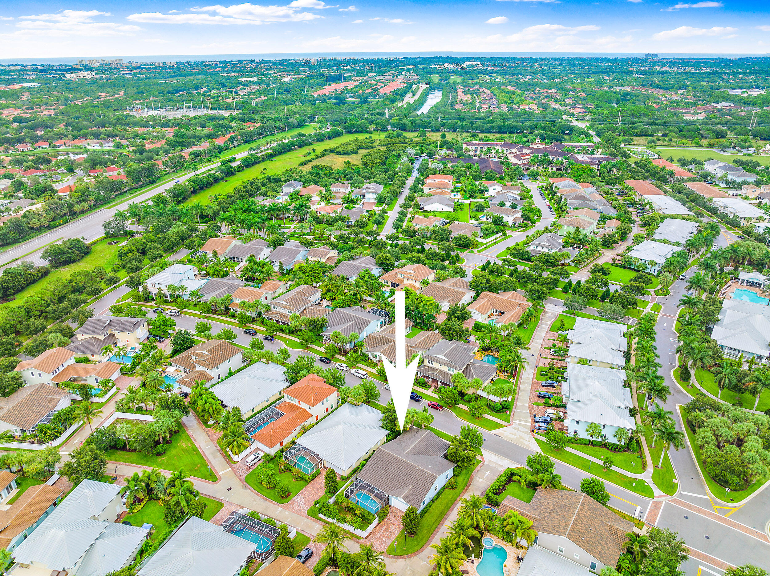 2704 Sunbury Drive Jupiter, FL 33458 - Photo 43 of 50 a view of a city