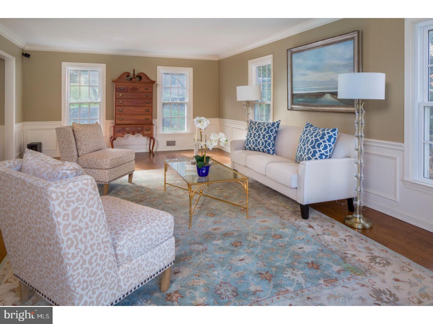 21 7 Springs Road Wayne, PA 19087 - Photo 4 of 24 Living Room